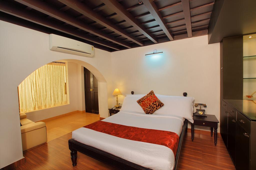 The River Retreat Heritage Ayurvedic Resort Shoranur Exteriör bild