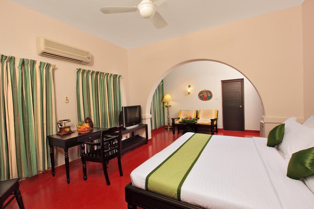 The River Retreat Heritage Ayurvedic Resort Shoranur Exteriör bild