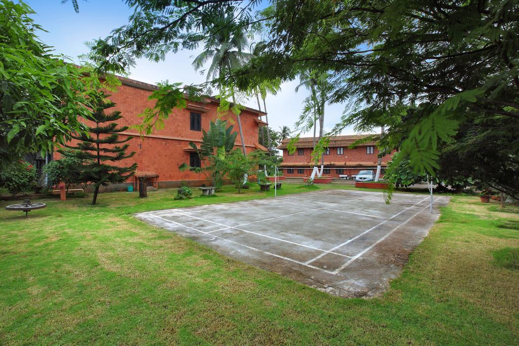 The River Retreat Heritage Ayurvedic Resort Shoranur Exteriör bild