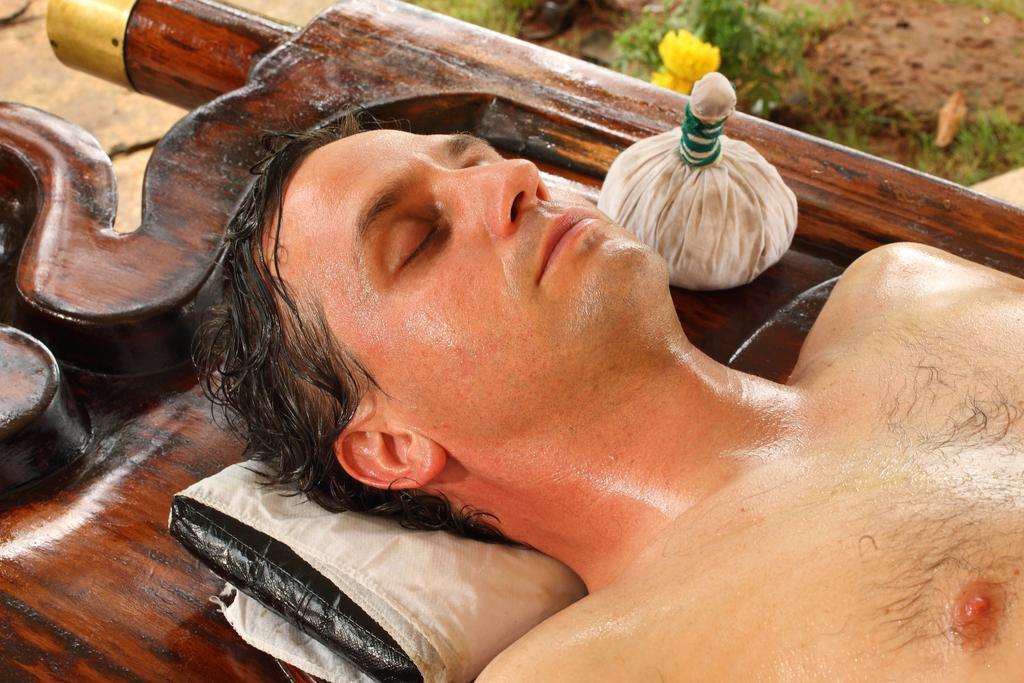 The River Retreat Heritage Ayurvedic Resort Shoranur Exteriör bild