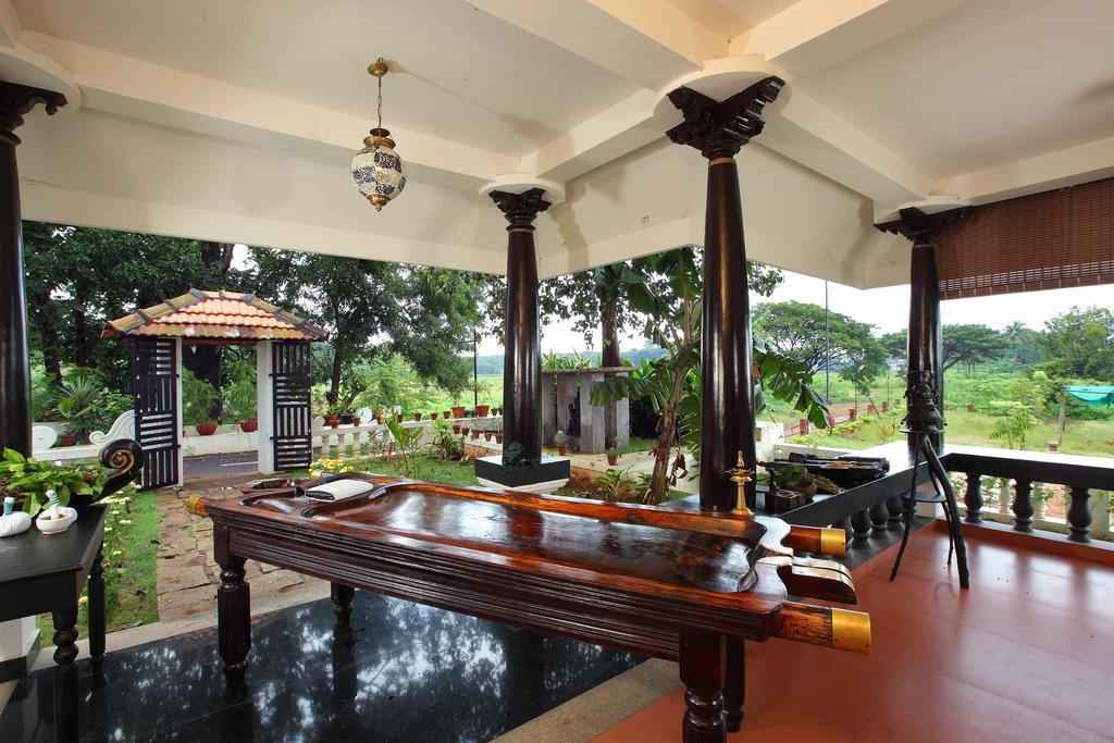 The River Retreat Heritage Ayurvedic Resort Shoranur Exteriör bild
