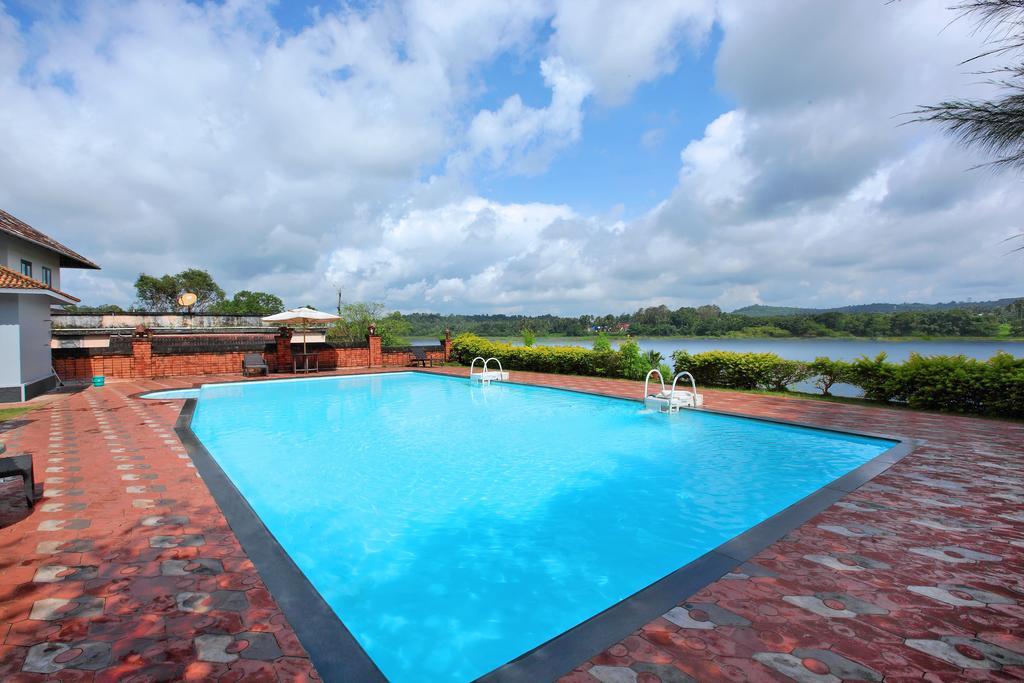 The River Retreat Heritage Ayurvedic Resort Shoranur Exteriör bild