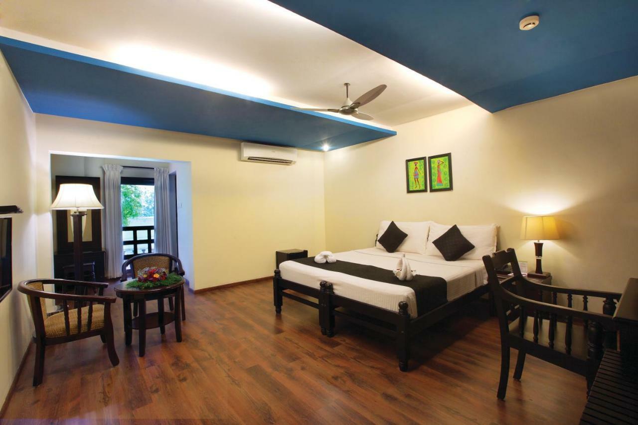 The River Retreat Heritage Ayurvedic Resort Shoranur Exteriör bild