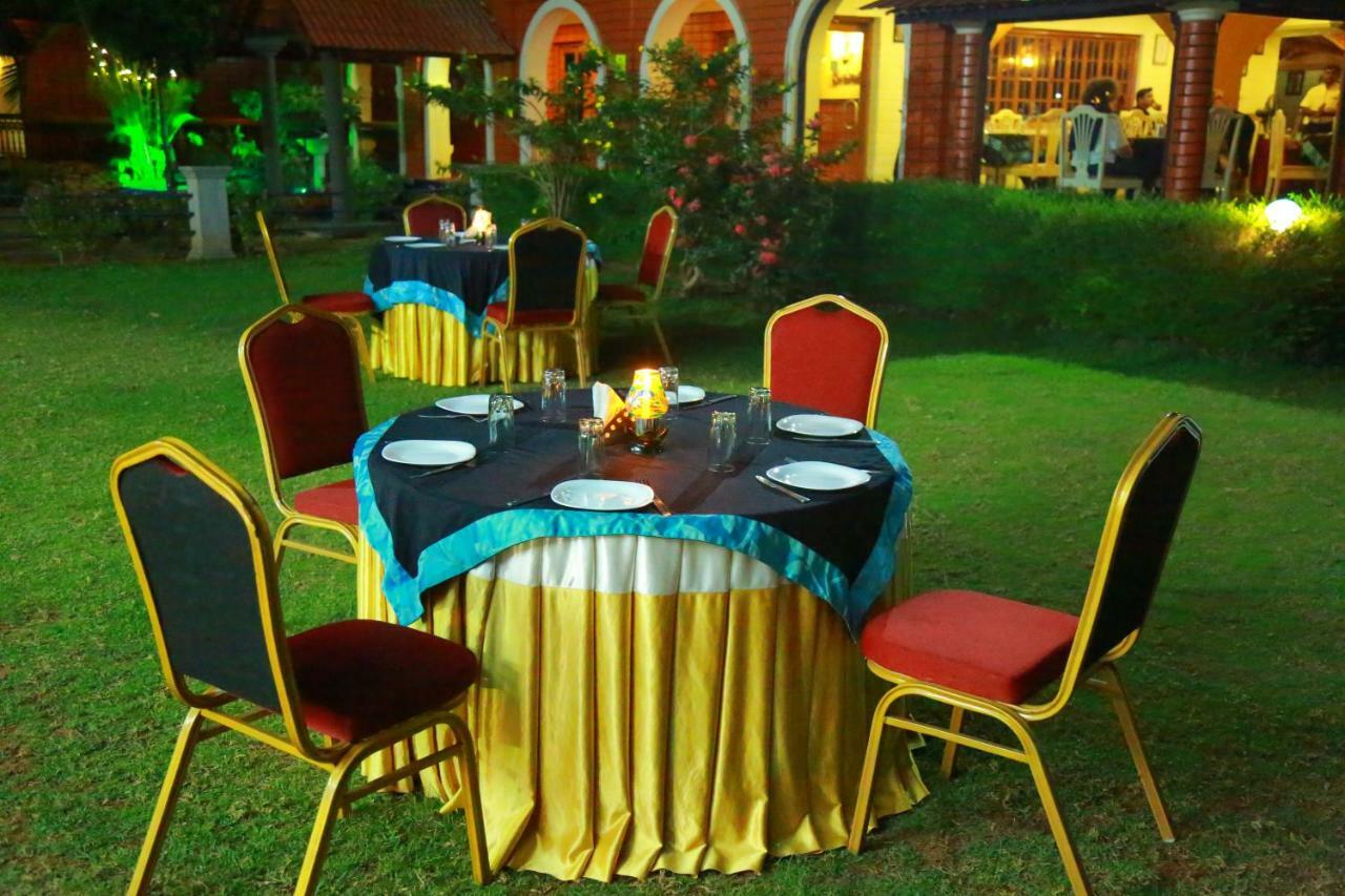 The River Retreat Heritage Ayurvedic Resort Shoranur Exteriör bild