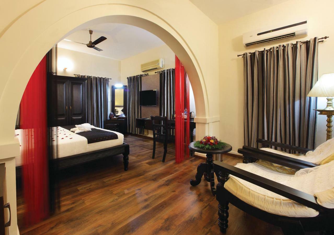 The River Retreat Heritage Ayurvedic Resort Shoranur Exteriör bild